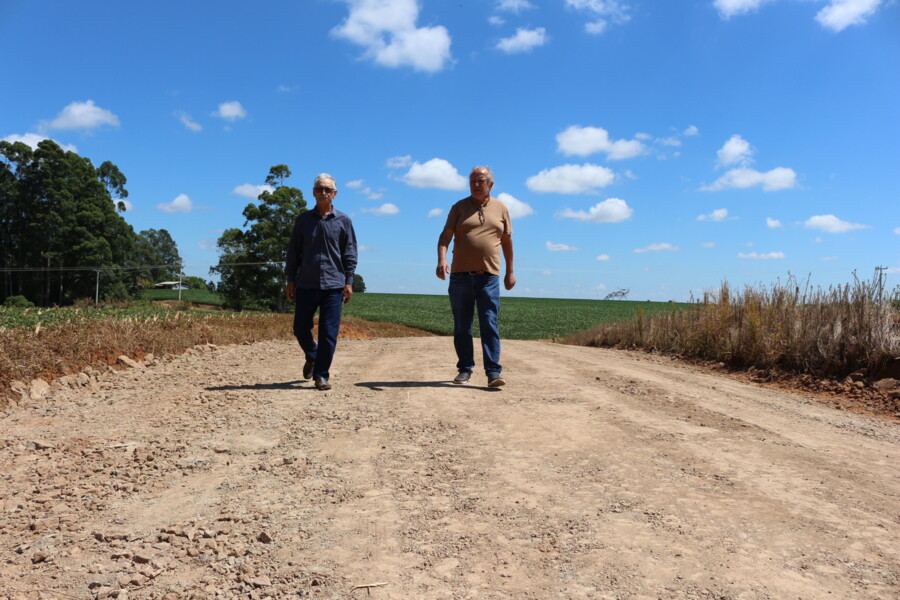 vice-prefeito-daniel-alvares-fiscaliza-obras-no-interior
