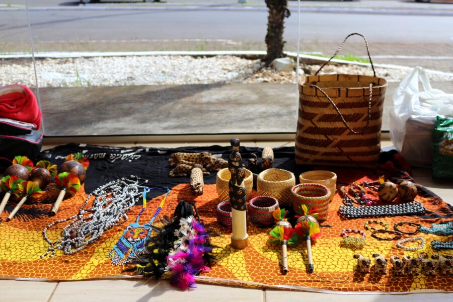 valorizacao-da-cultura-indigena-alunos-das-escolas-municipais-recebem-visita-da-etnia-mbya-guarani