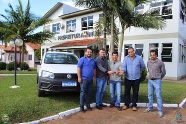 secretaria-municipal-de-industria-comercio-agricultura-e-meio-ambiente-recebe-novo-veiculo
